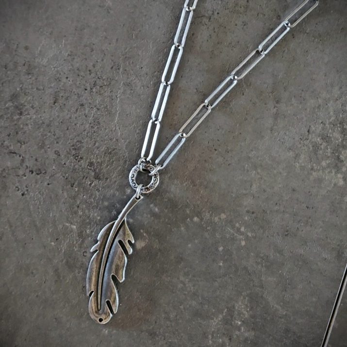 FEATHER NECKLACE