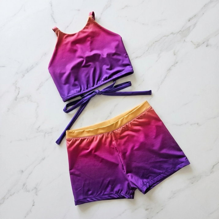 SUNSET OMBRE SET TOP AND SHORTS IN GRADIANT PRINT